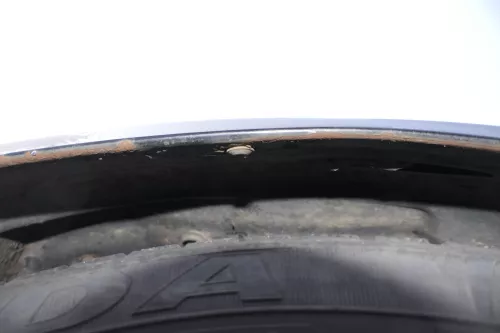 Audi A6 4B Kotflügel vorne rechts schwarz LZ9W (bis ca.Mitte 2001 passend  Delle (155740)