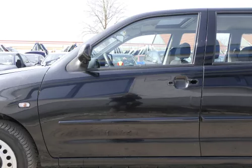 VW Polo Variant Kombi 6Kv oder Caddy 9Kv Tür vorne links schwarz L041 ohneAnbaut