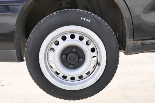 VW Golf 3 Felgen Reifen 185/60 R14 82T Winterreifen 6jx14H2 ET43 ca. 5-8mm M&S (155762)