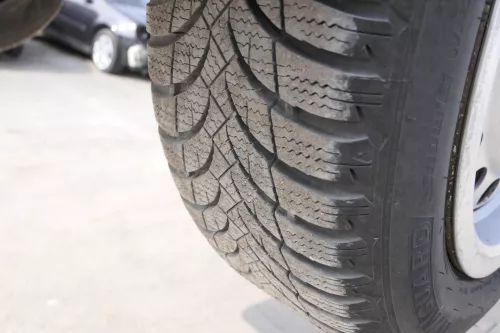 VW Golf 3 Felgen Reifen 185/60 R14 82T Winterreifen 6jx14H2 ET43 ca. 5-8mm M&S (155762)