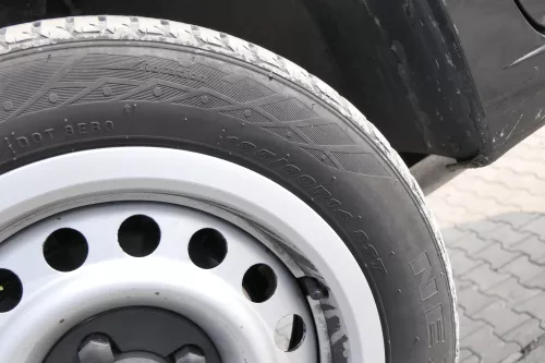 VW Golf 3 Felgen Reifen 185/60 R14 82T Winterreifen 6jx14H2 ET43 ca. 5-8mm M&S (155762)