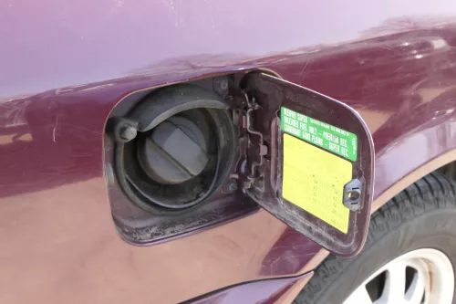 Audi A6 4A Tankdeckel Tankklappe Tank Deckel Klappe rot braun LZ3N (155807)