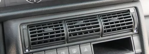 Audi A6 4A Lüftungsdüse Düse Lüftung vorne in der Mitte Armaturenbrett 4A1820951