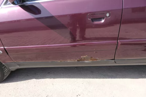 Audi A6 4A Leiste Zierleiste Tür vone links rot braun LZ3N