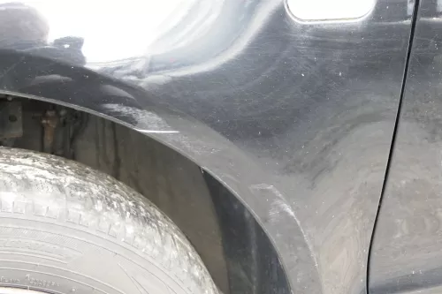 VW Polo 9N Kotflügel vorne links schwarz L041 bis ca.Bj.2004 - Rost (155946)