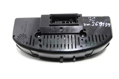 VW Passat 3C Tacho Tachometer 269.000km 3C0920871E Diesel TDI Kombiinstrument (155995)