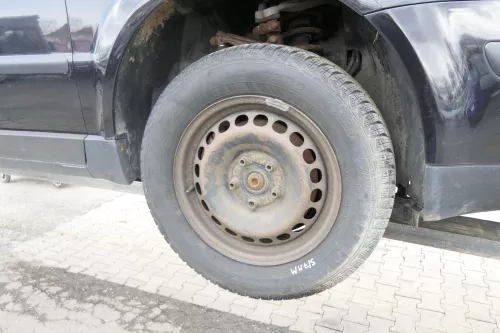 4x A4 B5 A6 4B Passat 3BG Felgen Reifen Winterreifen M+S 195/65 R15 91T 5-8mm (156476)