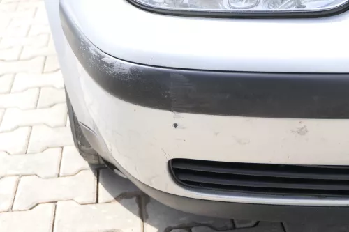 VW Golf 4 Stoßstange vorne Stoßfänger vorn vorne silber LB7Z satinsilber c (156539)