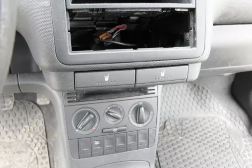 Seat Arosa VW Lupo Becherhalter Dosenhalter unten geschraubt schwarz 2 (156894)