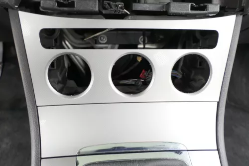 Passat 3C Mittelkonsole Verkleidung Radio Klappe Abdeckung Dekor silber/schwarz (157439)