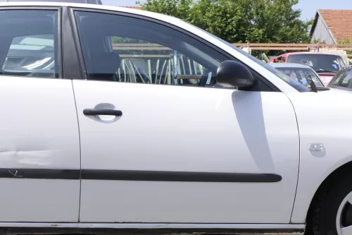Seat Ibiza 6L Tür Beifahrertür 4/5-Türer vorne rechts weiß LB9A