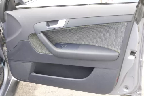 Audi A3 8P Türverkleidung Verkleidung Tür vorne vorne rechts blau 4/5-Türer (157863)