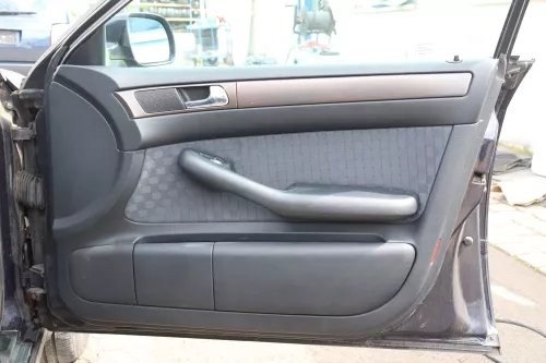 Audi A6 4B Türverkleidung Verkleidung Tür vorne +hinten links rechts swing schwa