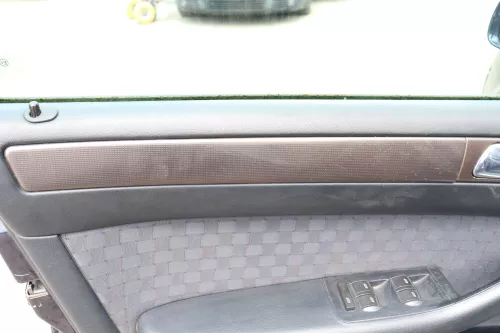 Audi A6 4B Türverkleidung Verkleidung Tür vorne +hinten links rechts swing schwa (157993)