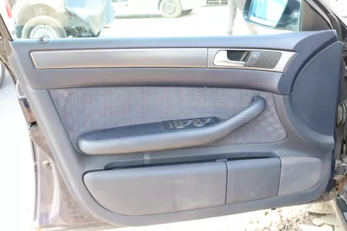 Audi A6 4B Türverkleidung Verkleidung Tür vorne +hinten links rechts blau mariti (158575)