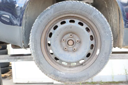 Skoda Superb 3U Passat 3BG Felgen Reifen Winterreifen M+S 205/55 R16 91H 5-8mm (158656)