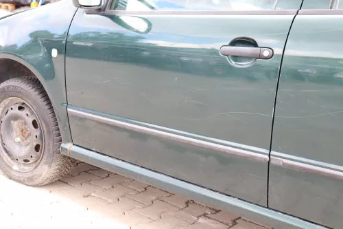 Skoda Fabia 6Y Kombi + Limousine Tür vorne links Fahrertür grün LF8C ohneAnbaute (158664)