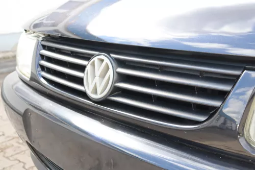 VW Polo 6N Kühlergrill Grillleiste vorne Leiste + Grill schwarz LC9Z blackmagic (158816)