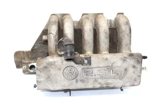 VW T4 Krümmer Ansaugkrümmer Ansaugbrücke Benziner 023133201B 2,5 ACU (158876)