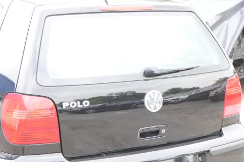 Polo 6N2 Heckklappe Klappe hinten Kofferraumklappe schwarz L041 (158928)