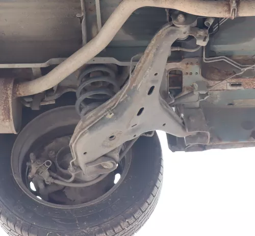 VW T4 Achse hinten links Hinterachse Achsschenkel Radlager Scheibenbremse (159090)