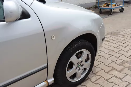 Skoda Fabia 6Y Kotflügel vorne rechts silber LF7T auch Kombi (159096)