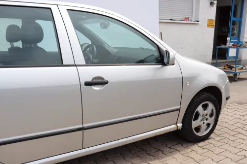 Skoda Fabia 6Y Kombi Limousine Tür vorne rechts Beifahrertür grau silber LF7T (159099)