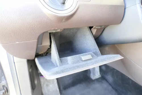 VW Passat 3C Verkleidung Fach Blende Abdeckung Handschufach links braun (159223)