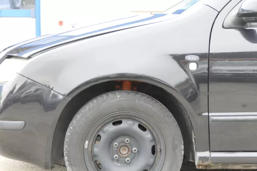 Skoda Fabia 6Y Kotflügel vorne links schwarz LF9R auch Kombi - Rost