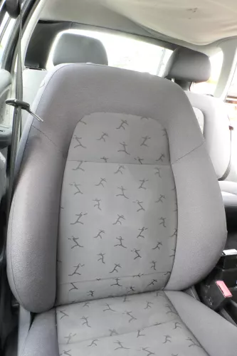 VW Caddy 3 2k Sitz Fahrersitz vorne links +rechts Beifahrersitz Sitzheizung (159297)