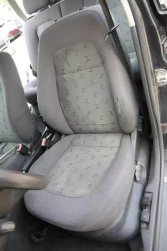 VW Caddy 3 2k Sitz Fahrersitz vorne links +rechts Beifahrersitz Sitzheizung (159297)