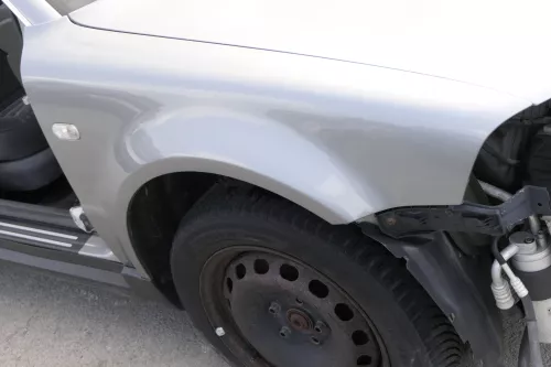 VW Passat 3BG Kotflügel vorne rechts grau LD7W (kein Blinkerloch) (159316)