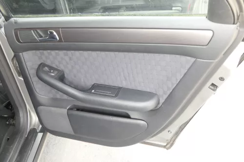 Audi A6 4B Türverkleidung Verkleidung Tür vorne +hinten links rechts soul schwar (159347)