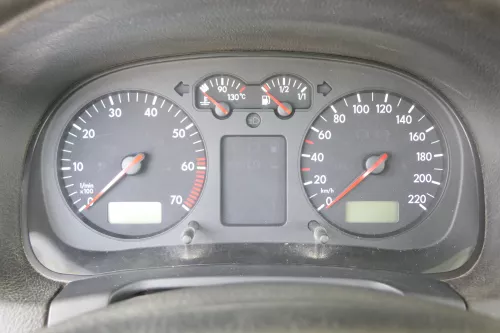 VW Golf 4 Tacho Tachometer Kombiinstrument 1J0919881 1,4 1.4 16V 75PS 132.000km