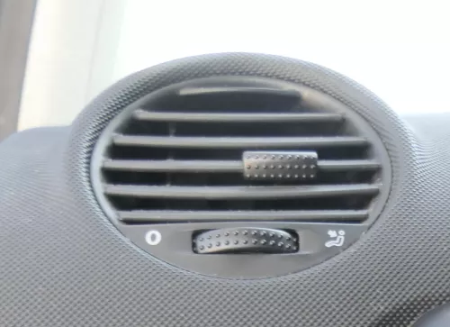 VW New Beetle 9C 1C Lüftungsdüse Düse Lüftung vorne links 1C0819703A 01C