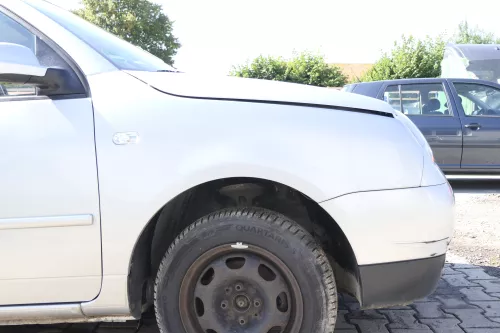 VW Lupo 6X Kotflügel vorne rechts silber grau LA7W