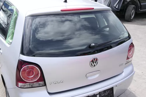 VW Polo 9N3 9N Heckklappe Kofferraumklappe Klappe silber LA7W ohne Anbauteile (159775)