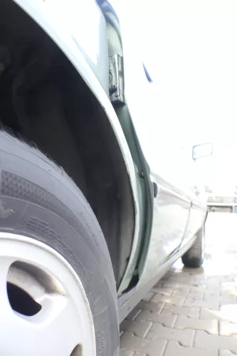 Audi 80 90 Limousine Stufenheck Tür hinten rechts Rahmen Türblatt grün LY6N ohne (159843)