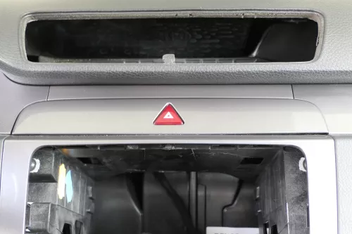 Passat 3C CC Mittelkonsole Verkleidung Radio Klappe Abdeckung Dekor dark rhodium (160026)