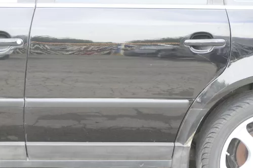 VW Passat 3B 3BG Kombi Variant Tür hinten links schwarz L041 blackma mit Scheibe (160181)