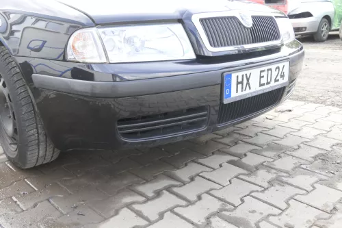 Skoda Octavia 1U Stoßstange vorne Frontstoßstange schwarz LF9R abBj.2001 (160199)