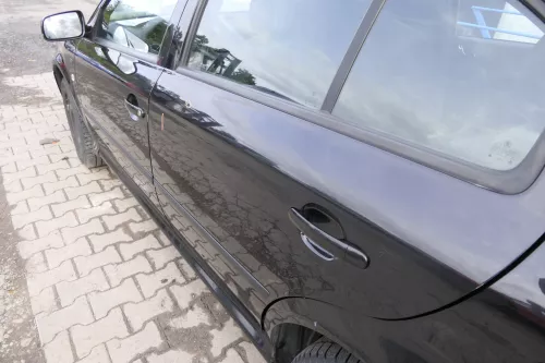 Skoda Octavia 1U Limousine Tür hinten links schwarz LF9R (160205)