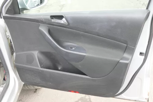 VW Passat 3C Variant Türverkleidung Verkleidung Tür vorne rechts Beifahrertür sc (160264)