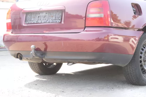 Audi A4 B5 Kombi Variant Stoßstange hinten Heckstoßstange rot braun LZ3L (160331)