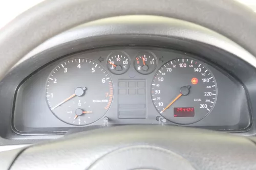 Audi A4 B5 Tacho Tachometer Kombiinstrument 294000km 8D0919861C Benziner 1,8 ADR