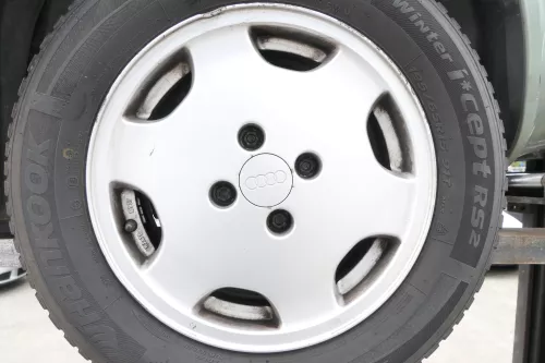 4x Audi A4 100 Alufelgen 195/65 R15 91T Winterreifen Reifen 4-8mm 8A0601025B (160368)