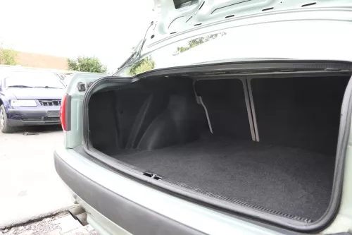 Audi 80 Limousine Stufenheck Verkleidung Teppich Kofferraum Kofferraumteppich (160395)