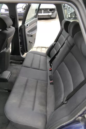 Audi A4 B5 Sitz Sitze hinten Rückbank Rücksitzbank Kombi schwarz Sitzflä (160463)