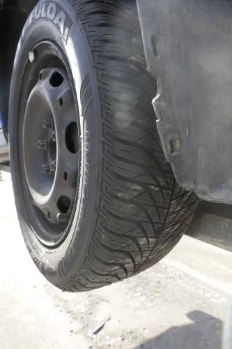 Polo 6R 9N Ibiza Felgen 185/60 R14 82H Winterreifen M+S 6jx15 ET38 Reifen 7mm (160538)