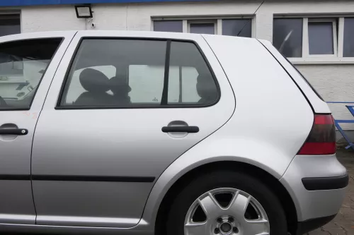 VW Golf 4 Limousine Tür hinten links silber LA7W (KEINkombi)